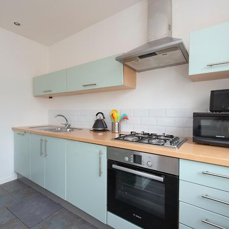 Modern Luxury Apartment By Bow Road Station London Exterior foto