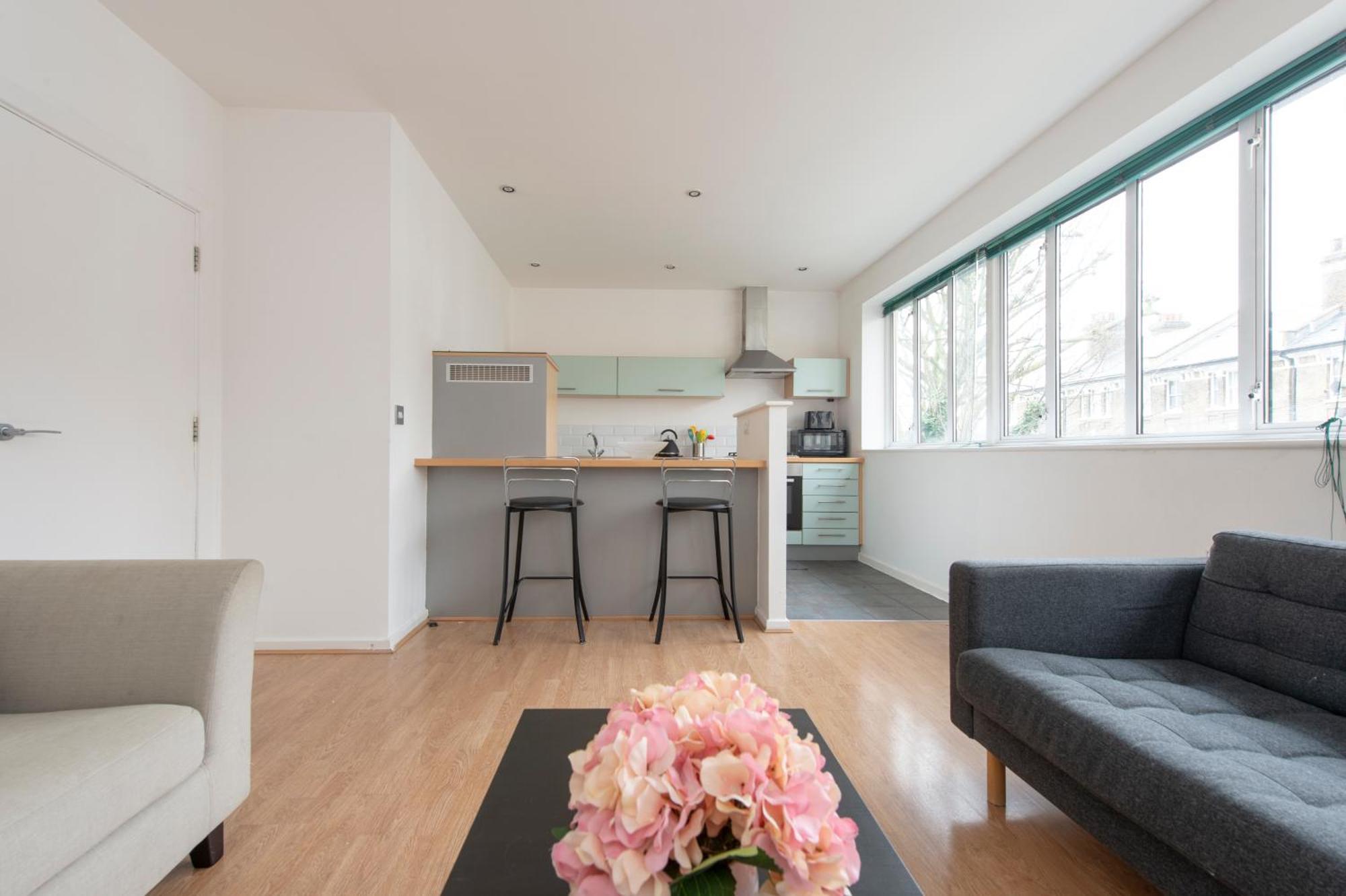 Modern Luxury Apartment By Bow Road Station London Exterior foto