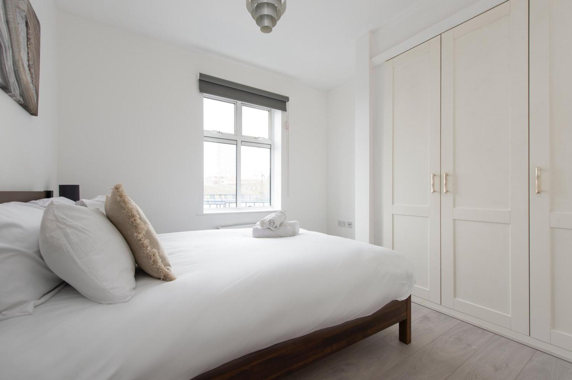Modern Luxury Apartment By Bow Road Station London Exterior foto